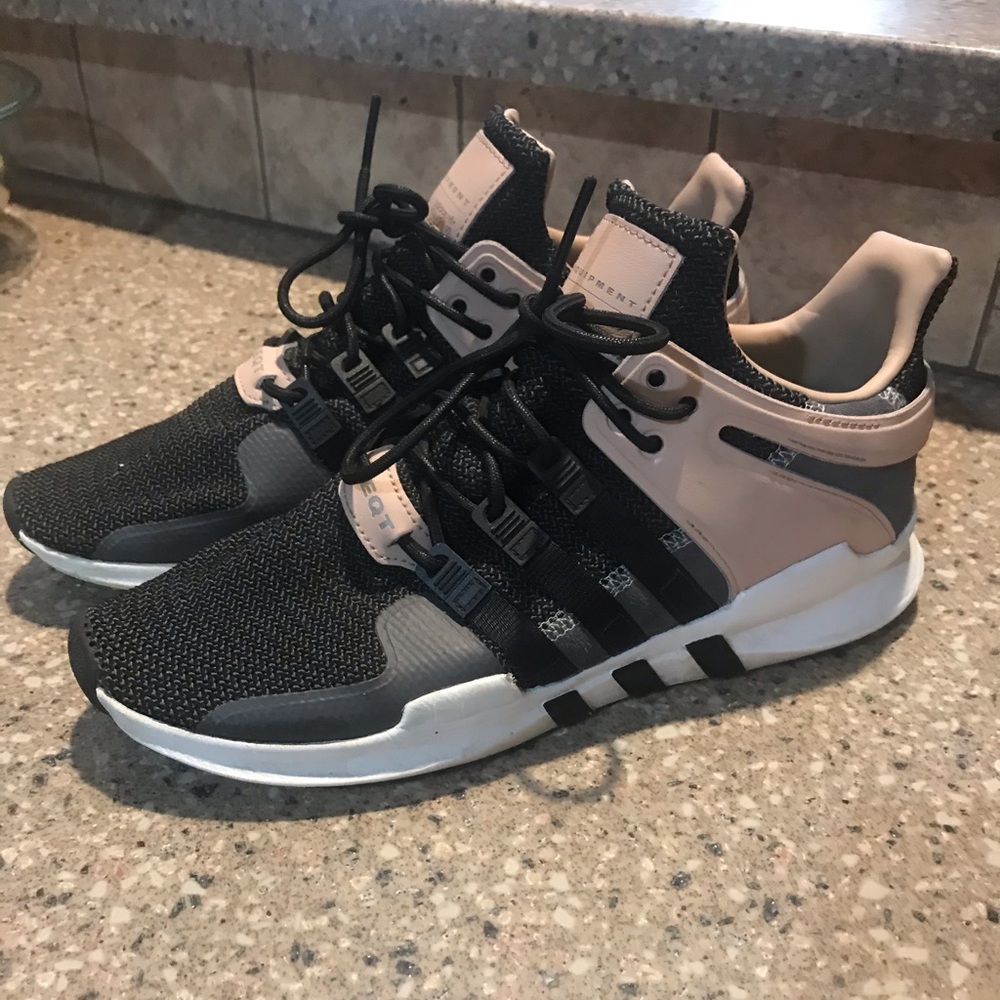 Women’s 11 NWT Adidas EQT support ADV
